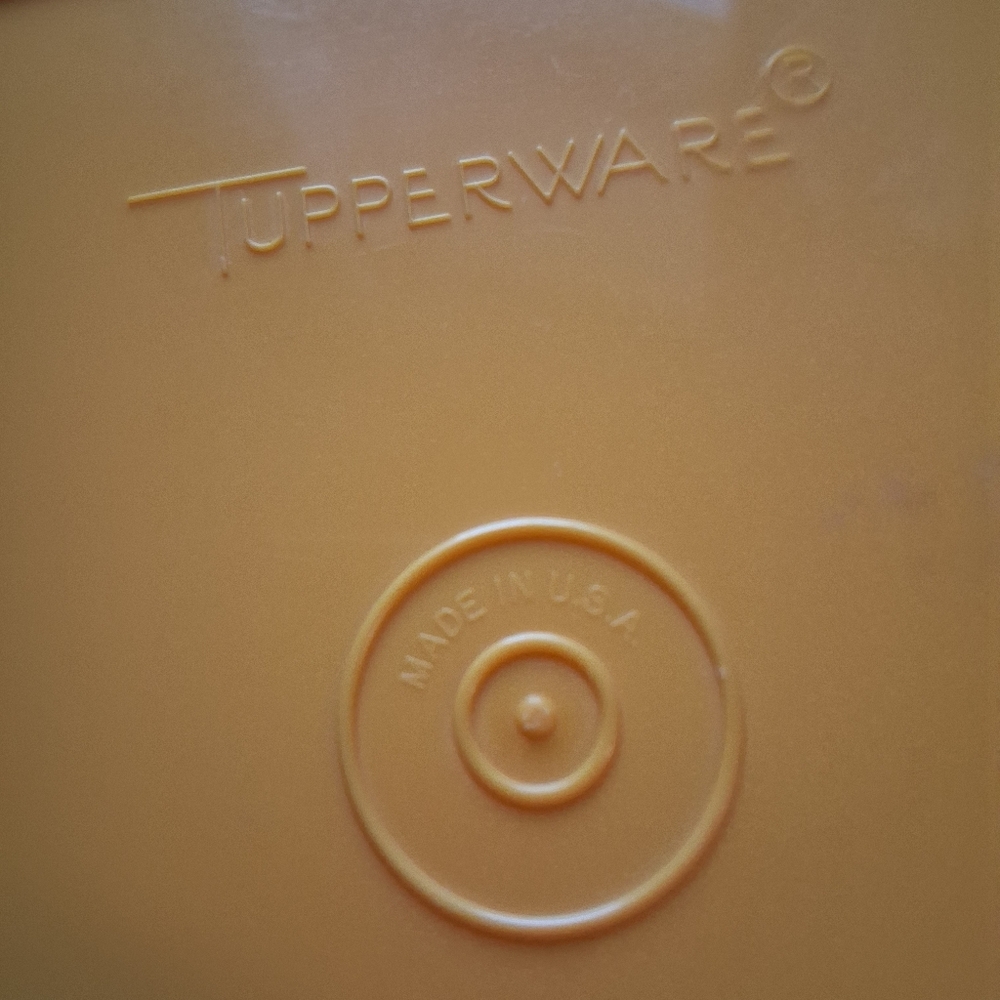 Vintage Yellow Tupperware Container - Picture 2 of 3